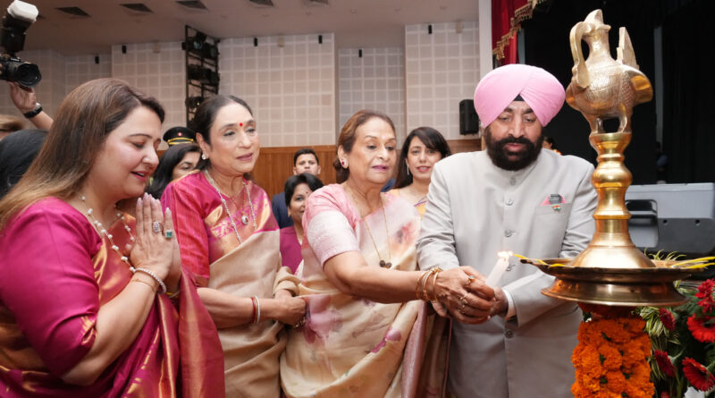 देहरादून में ‘महिला उद्यमीः उभरते सितारे’ सम्मान समारोह, राज्यपाल ने मैरी कॉम सहित कई महिलाओं को किया सम्मानित
