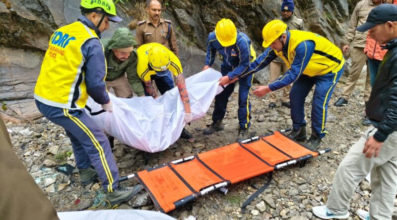 पिथौरागढ़: बंगापानी में इनोवा कार दुर्घटनाग्रस्त, दो की मौत; SDRF ने चलाया रेस्क्यू ऑपरेशन