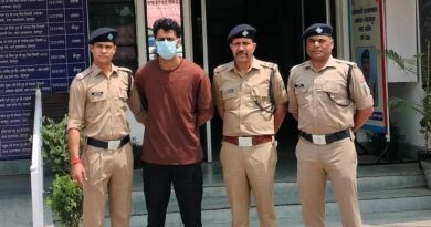 *विक्रम शर्मा हत्याकाण्ड में फरार चल रहा 1 लाख रु का ईनामी अभियुक्त चढ़ा पुलिस के हत्थे*