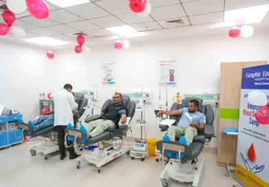 ग्राफिक एरा अस्पताल में डॉक्टरों व नर्सों ने किया रक्तदान, 115 यूनिट रक्त संग्रह