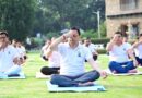 देहरादून: मुख्यमंत्री धामी ने किया योगाभ्यास, स्वस्थ जीवनशैली अपनाने का किया आह्वान