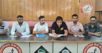 थानो के रामनगर डांडा में विवादित भूमि प्रकरण को लेकर लक्ष्मण सिंह ने पुनः न्यायालय की शरण ली ।
