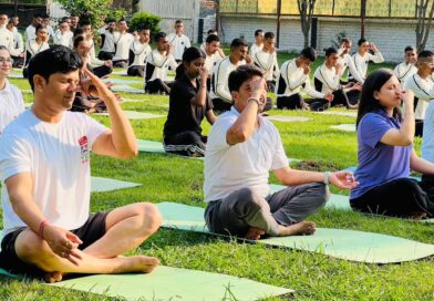विश्व योग दिवस पर प्रेरणादायक आयोजन, 350 छात्र-छात्राओं ने लिया नशामुक्त भारत का संकल्प