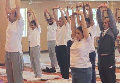 मसूरी विधानसभा में नगर पालिका टाउन हॉल में सुनीता विद्यार्थी ने किया योगाभ्यास…
