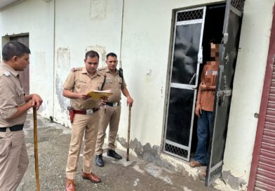 ढोल-नगाड़ों के साथ फरार आरोपी की मुनादी, जानलेवा हमले के आरोपी पर दून पुलिस का शिकंजा