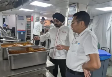 देहरादून में तीन रेस्टोरेंट पर जड़ा ताला, मिलावटखोरों पर आयुक्त विनय शंकर पांडे का शिकंजा
