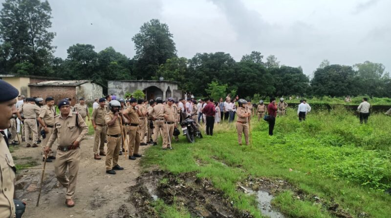 गो हत्यारों और नशा तस्करों के घरों पर चला धामी का बुलडोजर, सरकारी भूमि पर किया हुआ था अतिक्रमण