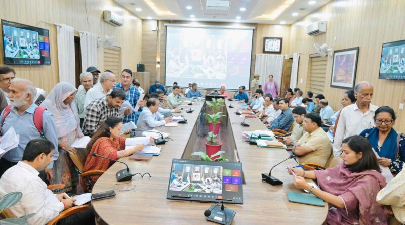 *जनता की फरियाद पर प्रशासन सख्त, समाधान दिवस में 126 शिकायतें दर्ज*