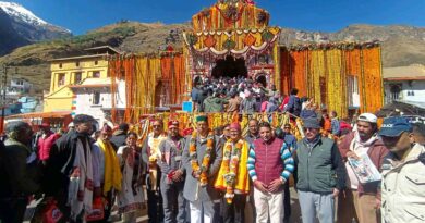 *श्री बदरीनाथ केदारनाथ मंदिर समिति अस्थायी कर्मचारियों का धरना समाप्त*